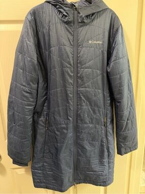 Columbia Navy and Light Blue Logo Quilted Jacket - XL
